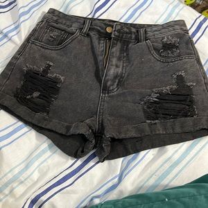 SHEIN never worn black Shorts.